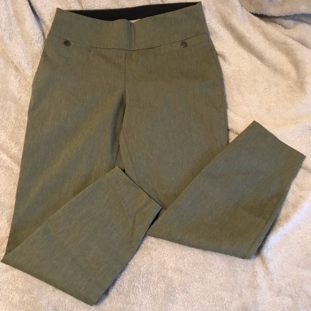 Maurices cropped pants.